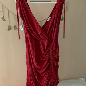 Short red Tobi dress with ties